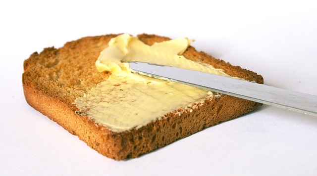 chléb s máslem